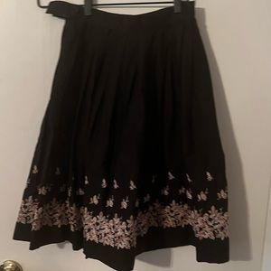 Size small Vintage Black Circle, Street skirt with pink and white embroidery!